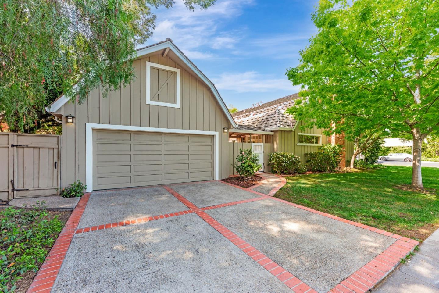 Detail Gallery Image 38 of 56 For 632 Saint Claire Dr, Palo Alto,  CA 94306 - 5 Beds | 2/1 Baths