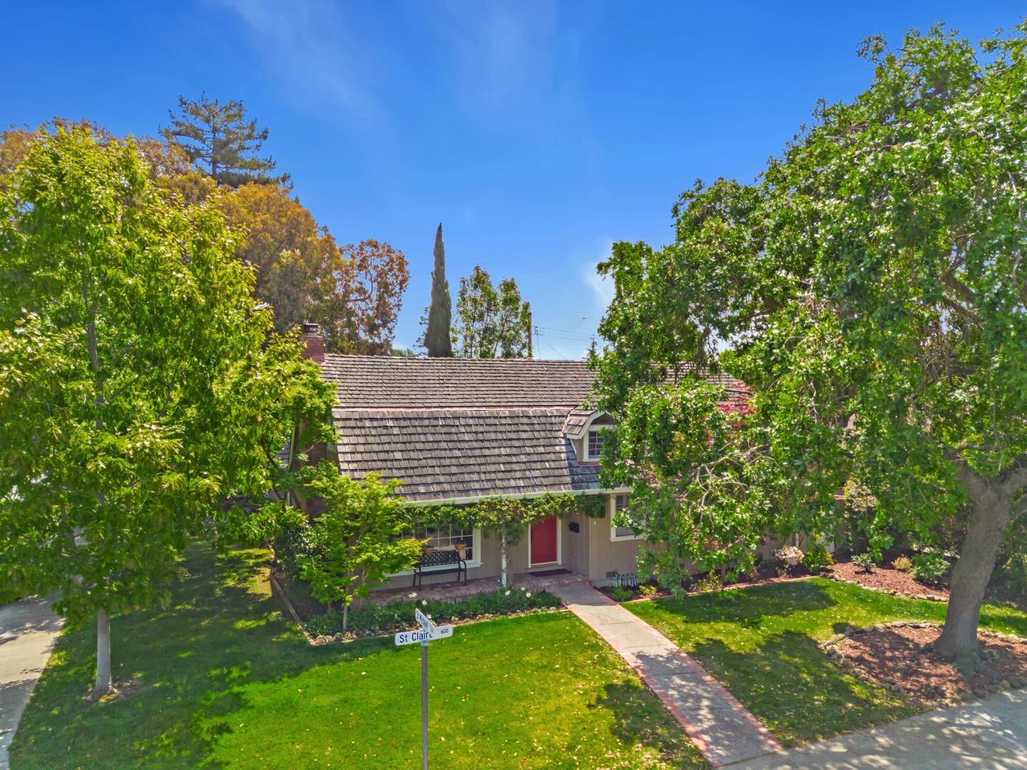 Detail Gallery Image 40 of 56 For 632 Saint Claire Dr, Palo Alto,  CA 94306 - 5 Beds | 2/1 Baths