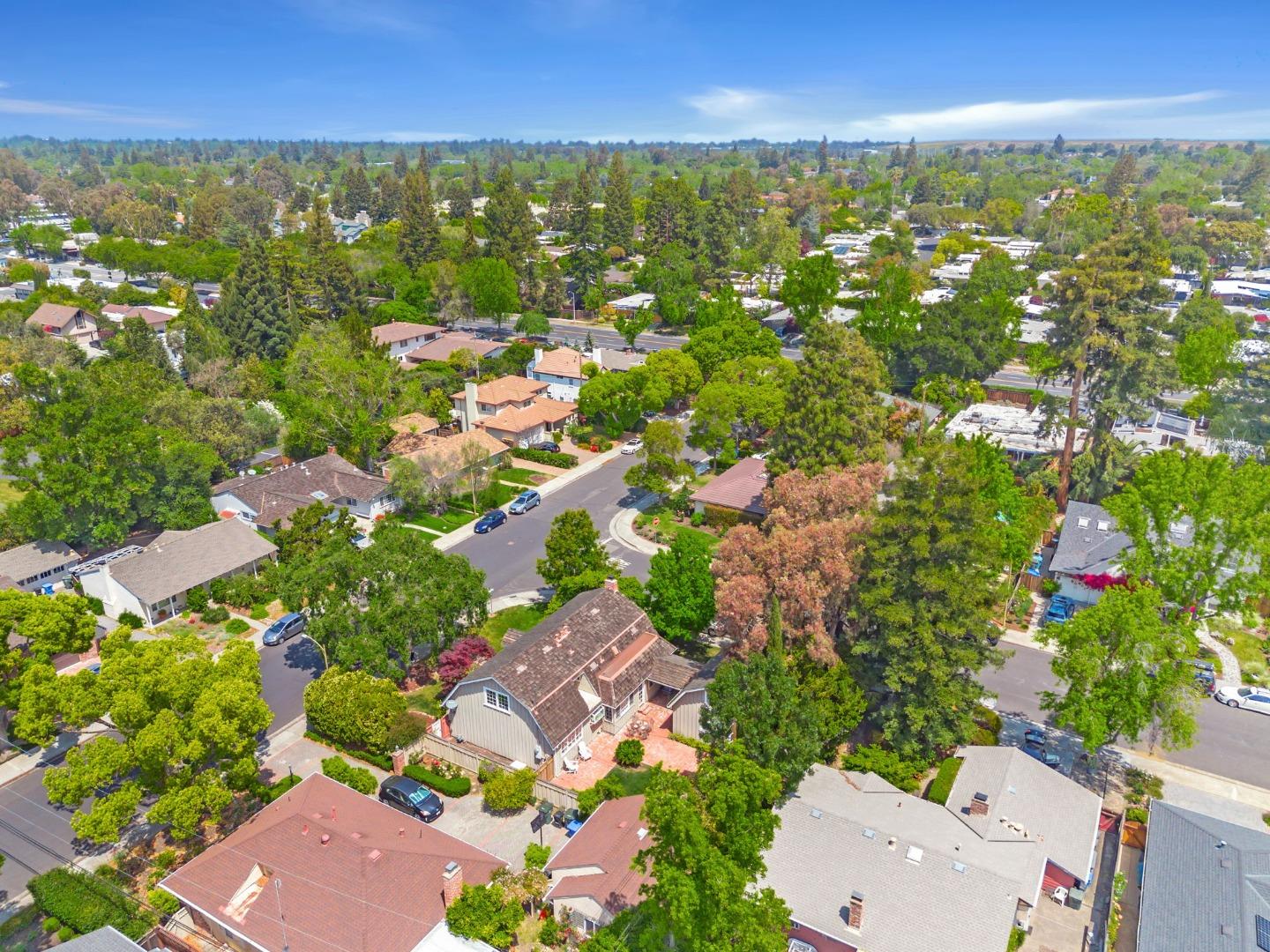 Detail Gallery Image 49 of 56 For 632 Saint Claire Dr, Palo Alto,  CA 94306 - 5 Beds | 2/1 Baths