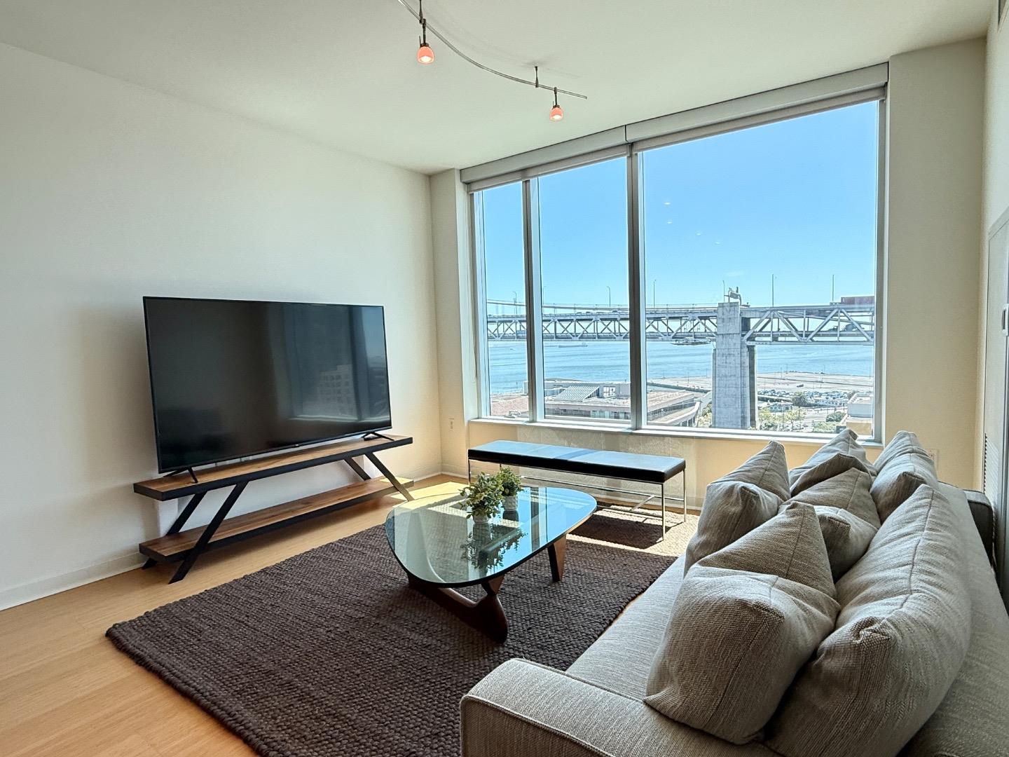 Detail Gallery Image 10 of 19 For 338 Spear St 16e,  San Francisco,  CA 94105 - 2 Beds | 2 Baths