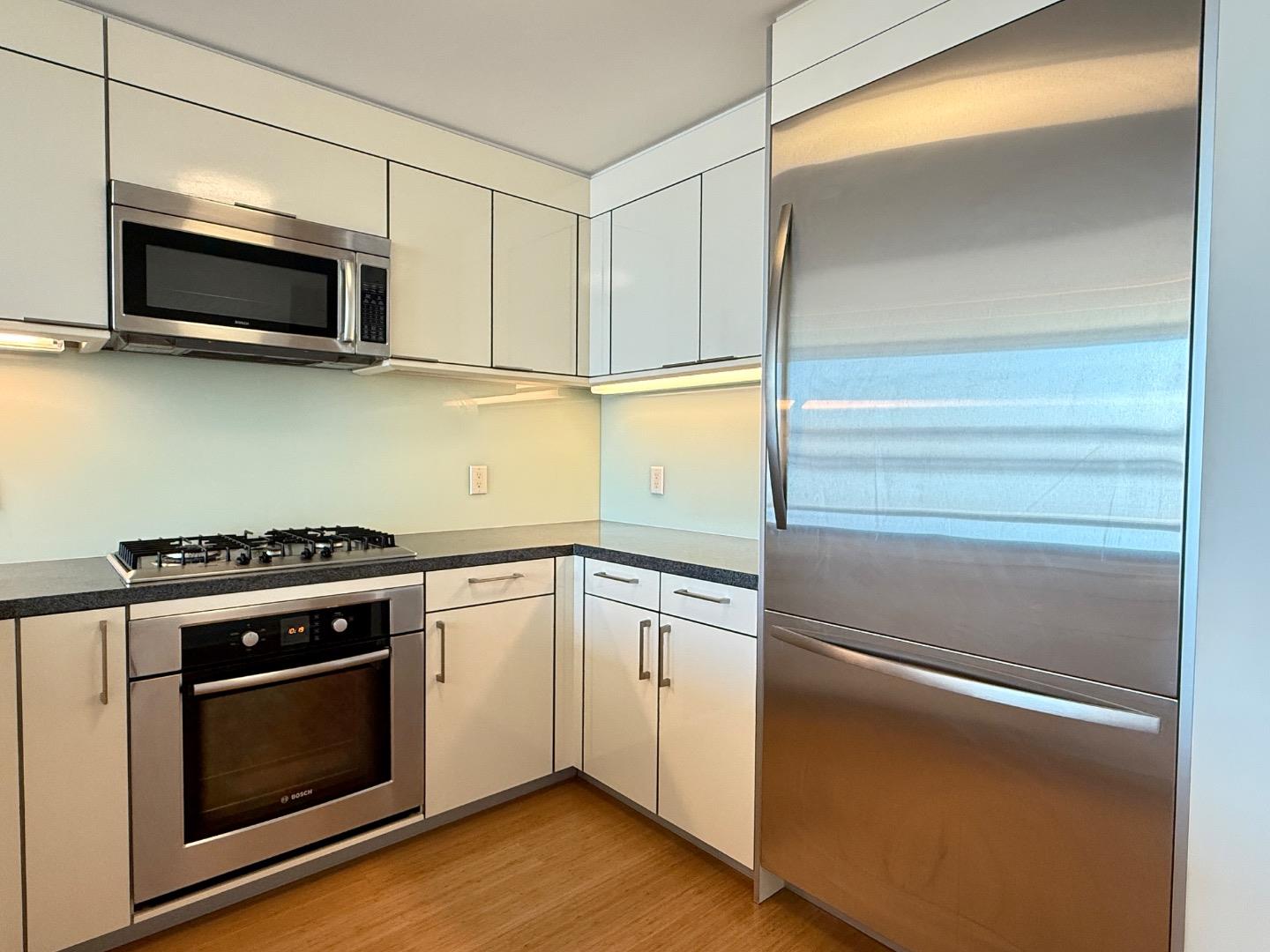 Detail Gallery Image 4 of 19 For 338 Spear St 16e,  San Francisco,  CA 94105 - 2 Beds | 2 Baths