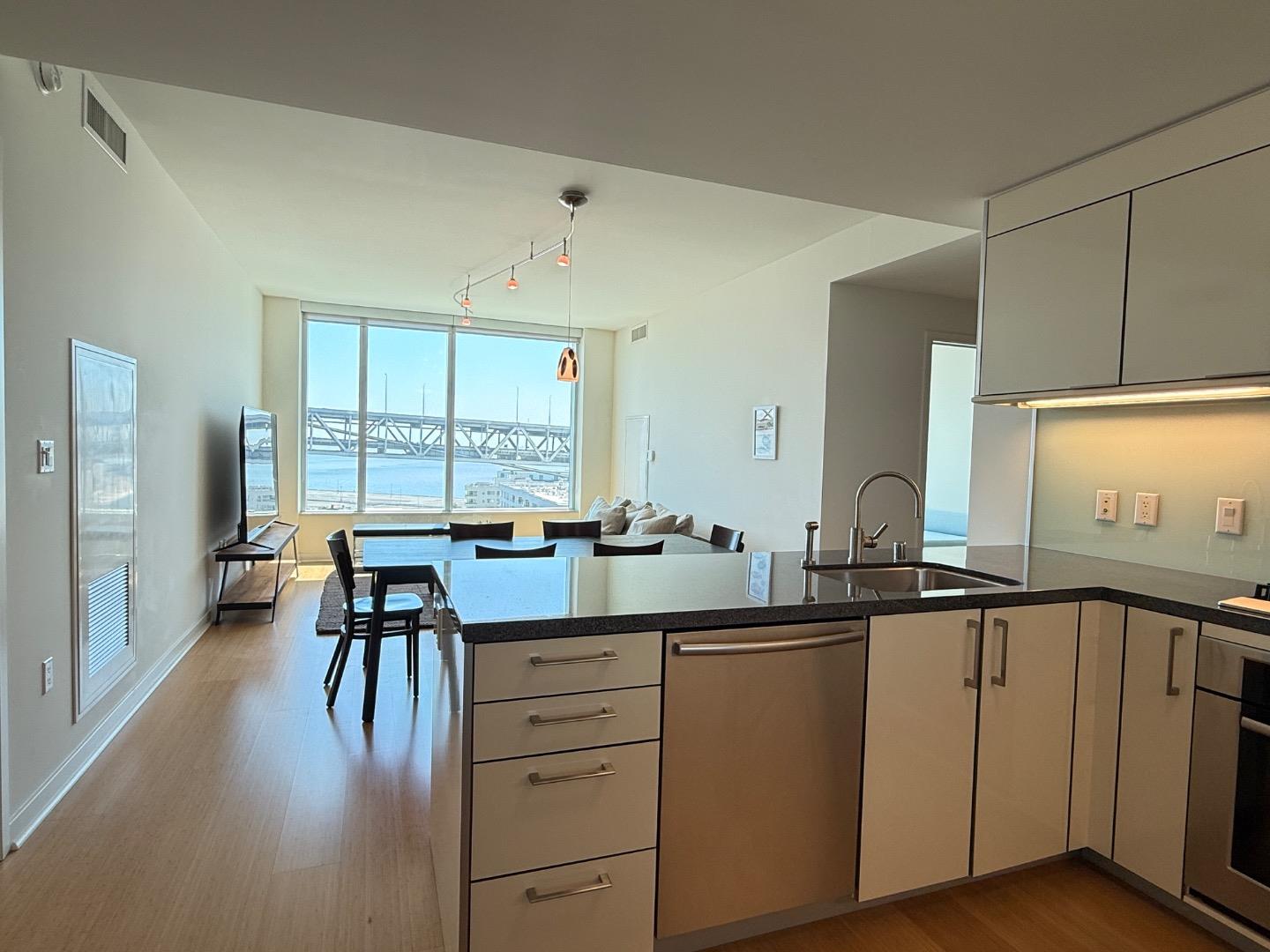 Detail Gallery Image 5 of 19 For 338 Spear St 16e,  San Francisco,  CA 94105 - 2 Beds | 2 Baths