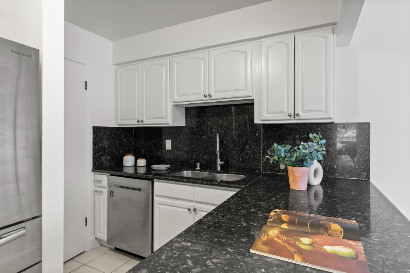 Detail Gallery Image 10 of 23 For 5521 Sean Cir #79,  San Jose,  CA 95123 - 3 Beds | 2 Baths