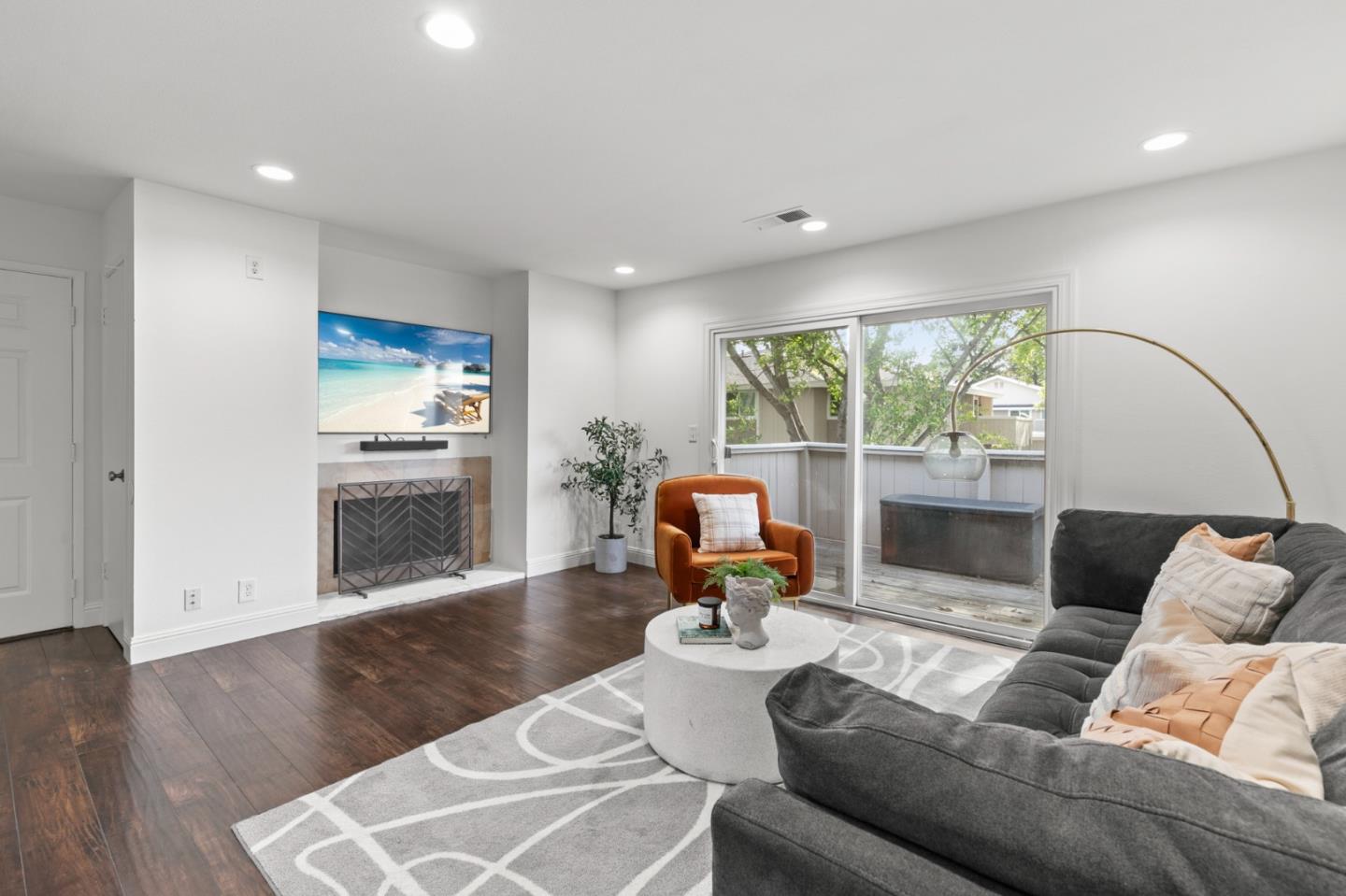 Detail Gallery Image 3 of 23 For 5521 Sean Cir #79,  San Jose,  CA 95123 - 3 Beds | 2 Baths