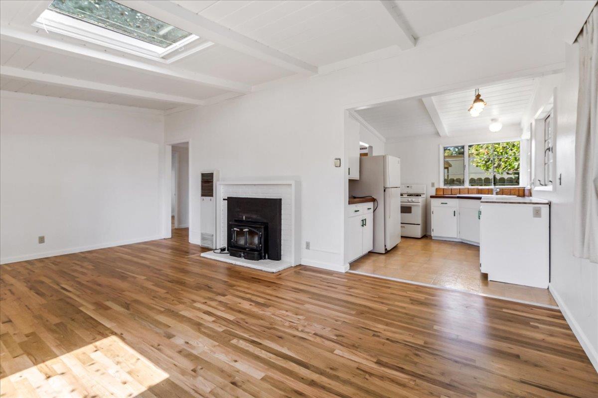 Detail Gallery Image 6 of 27 For 799 Lottie St, Monterey,  CA 93940 - 3 Beds | 2 Baths