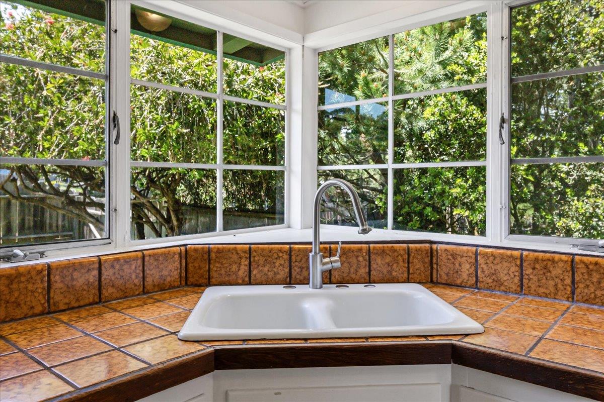 Detail Gallery Image 9 of 27 For 799 Lottie St, Monterey,  CA 93940 - 3 Beds | 2 Baths