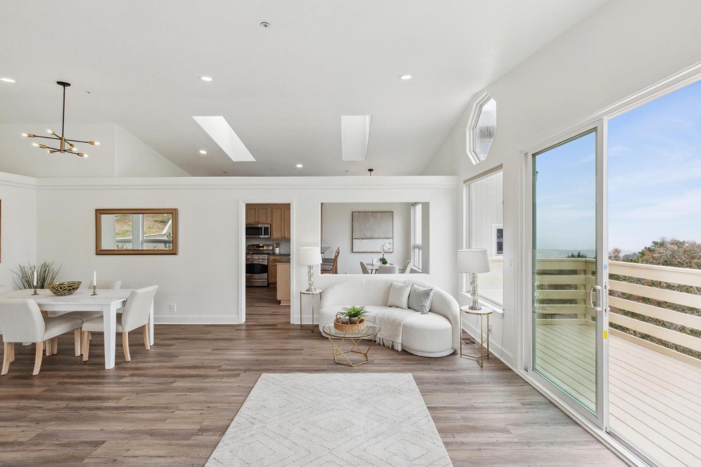 Detail Gallery Image 16 of 61 For 767 El Granada Blvd, Half Moon Bay,  CA 94019 - 3 Beds | 2 Baths
