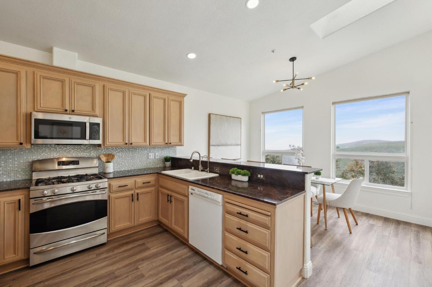 Detail Gallery Image 19 of 61 For 767 El Granada Blvd, Half Moon Bay,  CA 94019 - 3 Beds | 2 Baths