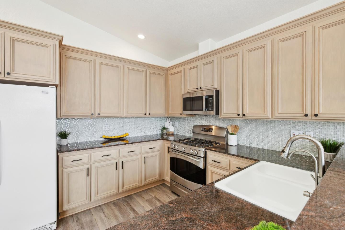 Detail Gallery Image 23 of 61 For 767 El Granada Blvd, Half Moon Bay,  CA 94019 - 3 Beds | 2 Baths