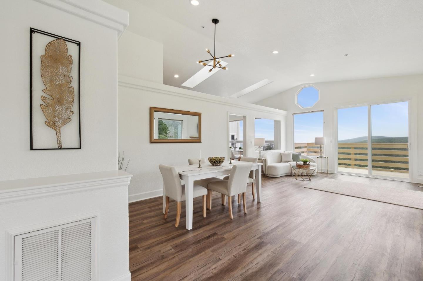 Detail Gallery Image 4 of 61 For 767 El Granada Blvd, Half Moon Bay,  CA 94019 - 3 Beds | 2 Baths