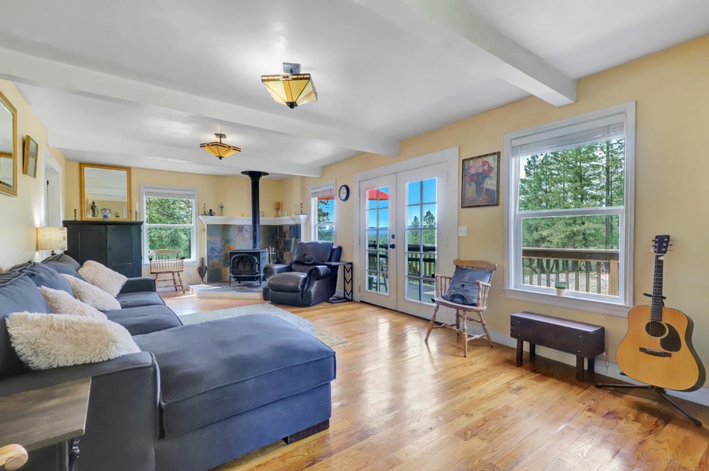 Detail Gallery Image 2 of 40 For 17188 Lawton Way #2,  Grass Valley,  CA 95945 - 3 Beds | 2 Baths