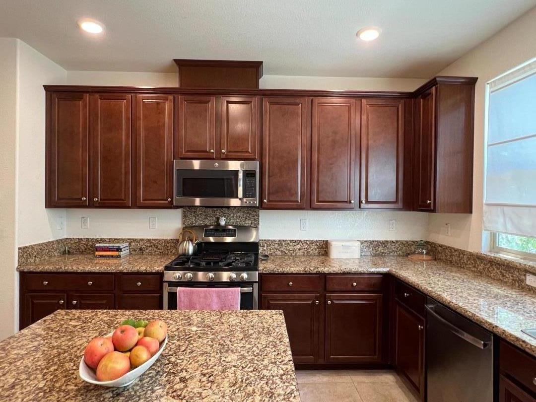 Detail Gallery Image 10 of 25 For 2774 Ferrara Cir, San Jose,  CA 95111 - 3 Beds | 3/1 Baths