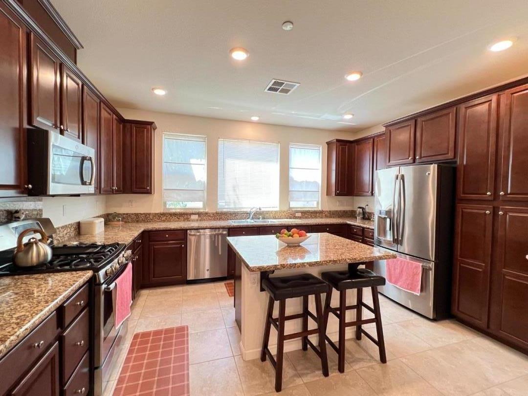 Detail Gallery Image 12 of 25 For 2774 Ferrara Cir, San Jose,  CA 95111 - 3 Beds | 3/1 Baths