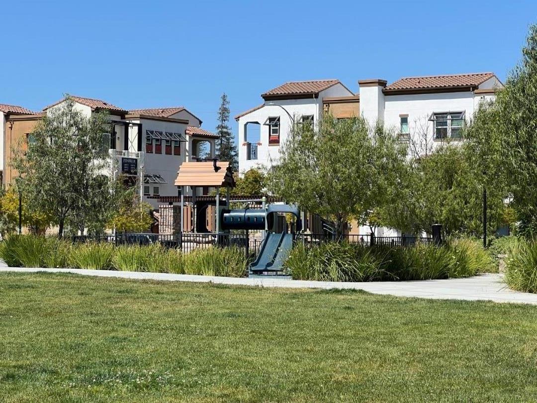 Detail Gallery Image 25 of 25 For 2774 Ferrara Cir, San Jose,  CA 95111 - 3 Beds | 3/1 Baths