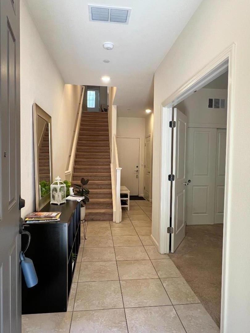 Detail Gallery Image 3 of 25 For 2774 Ferrara Cir, San Jose,  CA 95111 - 3 Beds | 3/1 Baths