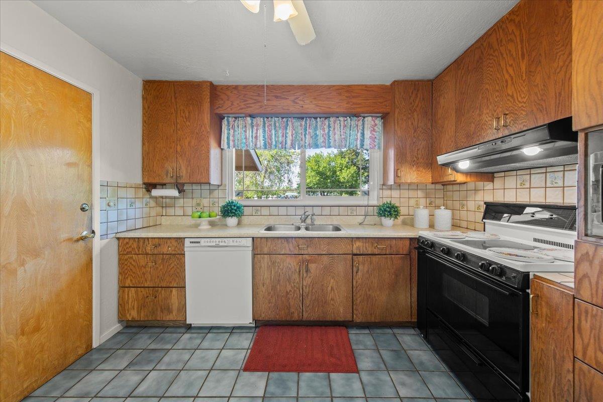 Detail Gallery Image 26 of 58 For 1455 Elka Ave, San Jose,  CA 95129 - 4 Beds | 2 Baths