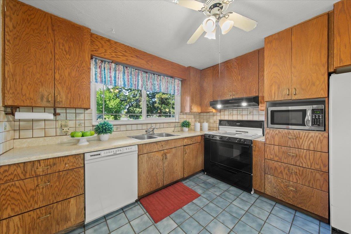Detail Gallery Image 27 of 58 For 1455 Elka Ave, San Jose,  CA 95129 - 4 Beds | 2 Baths