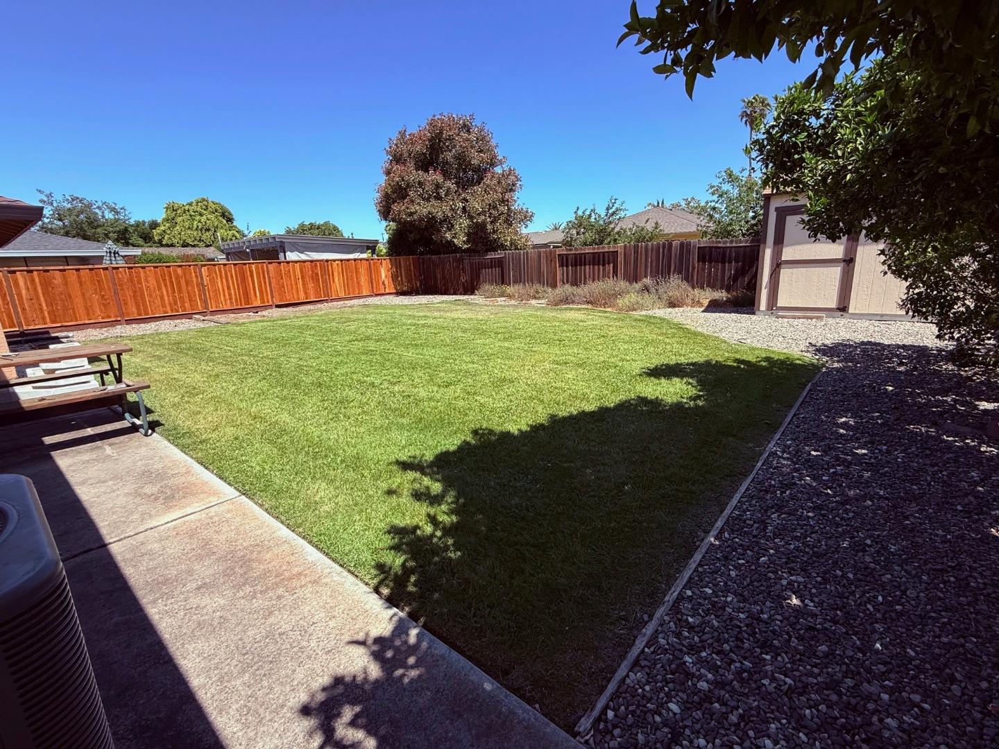 Detail Gallery Image 23 of 26 For 820 Neil Dr, Hollister,  CA 95023 - 3 Beds | 2 Baths