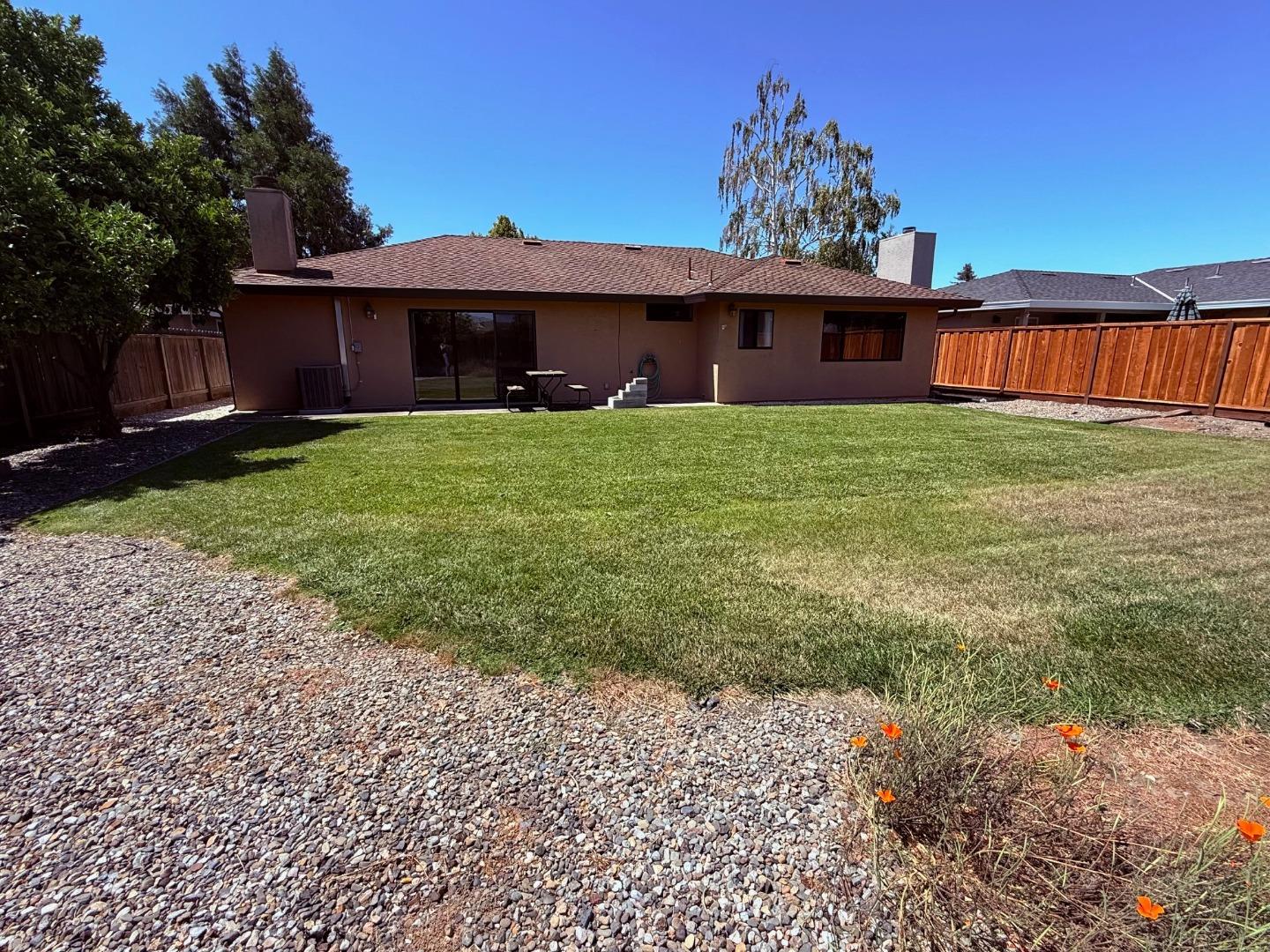 Detail Gallery Image 24 of 26 For 820 Neil Dr, Hollister,  CA 95023 - 3 Beds | 2 Baths