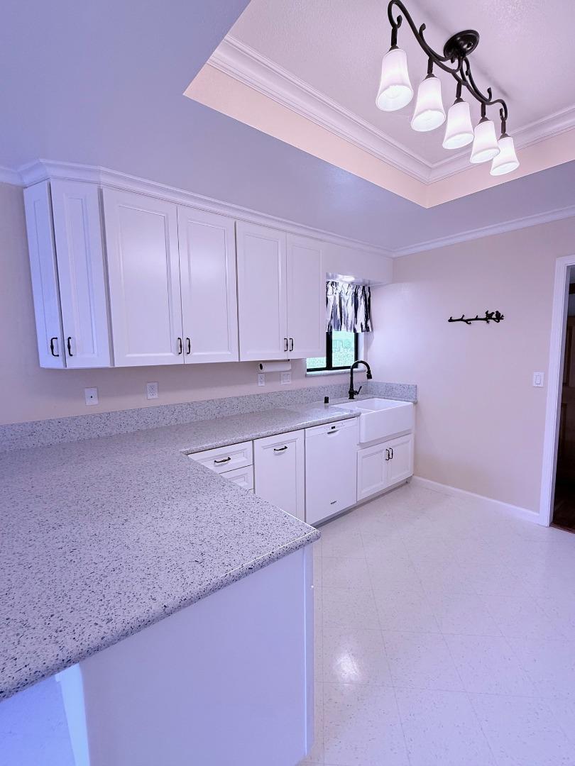 Detail Gallery Image 6 of 26 For 820 Neil Dr, Hollister,  CA 95023 - 3 Beds | 2 Baths