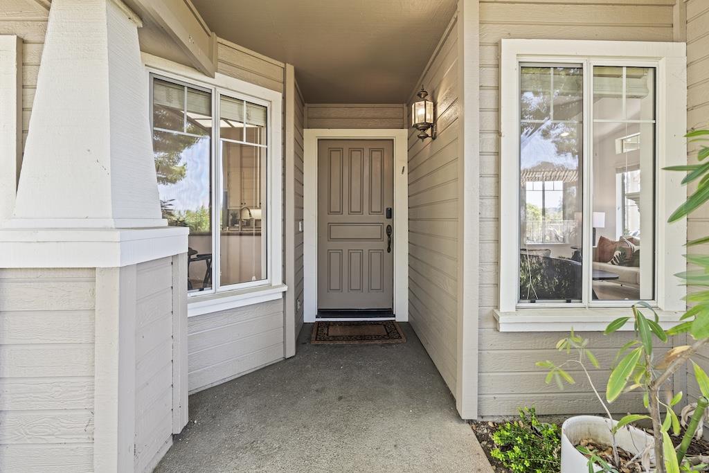 Detail Gallery Image 2 of 37 For 8646 Solera Dr, San Jose,  CA 95135 - 2 Beds | 2 Baths