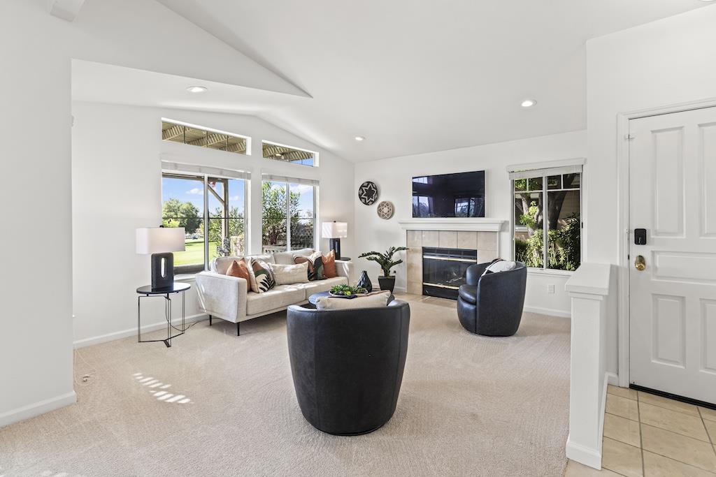 Detail Gallery Image 4 of 37 For 8646 Solera Dr, San Jose,  CA 95135 - 2 Beds | 2 Baths
