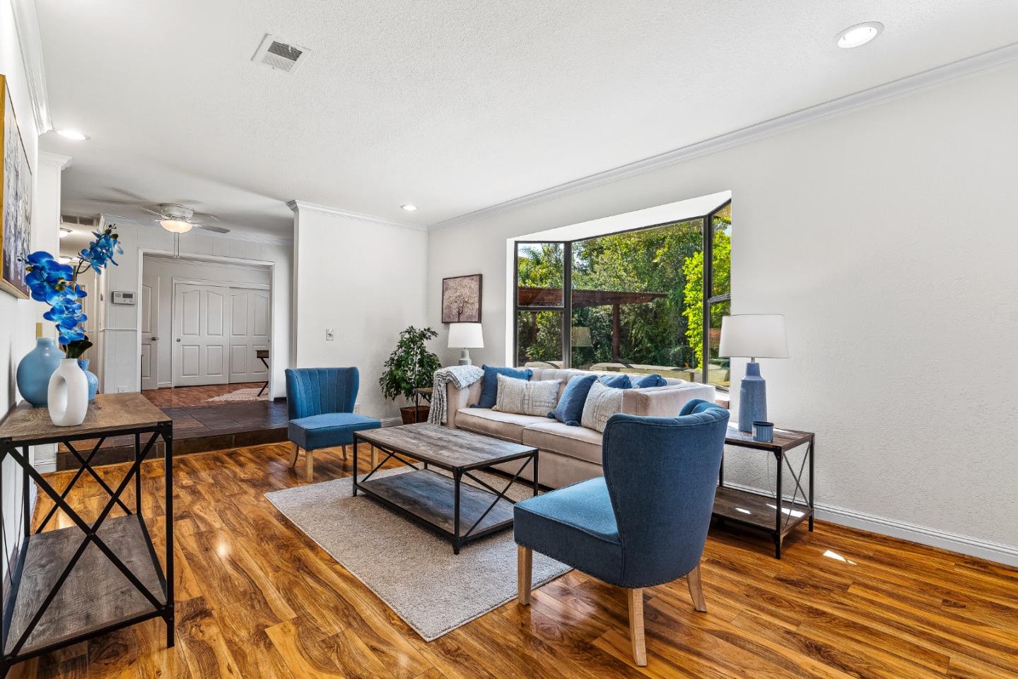Detail Gallery Image 10 of 79 For 19535 Almaden Rd, San Jose,  CA 95120 - 4 Beds | 2/1 Baths