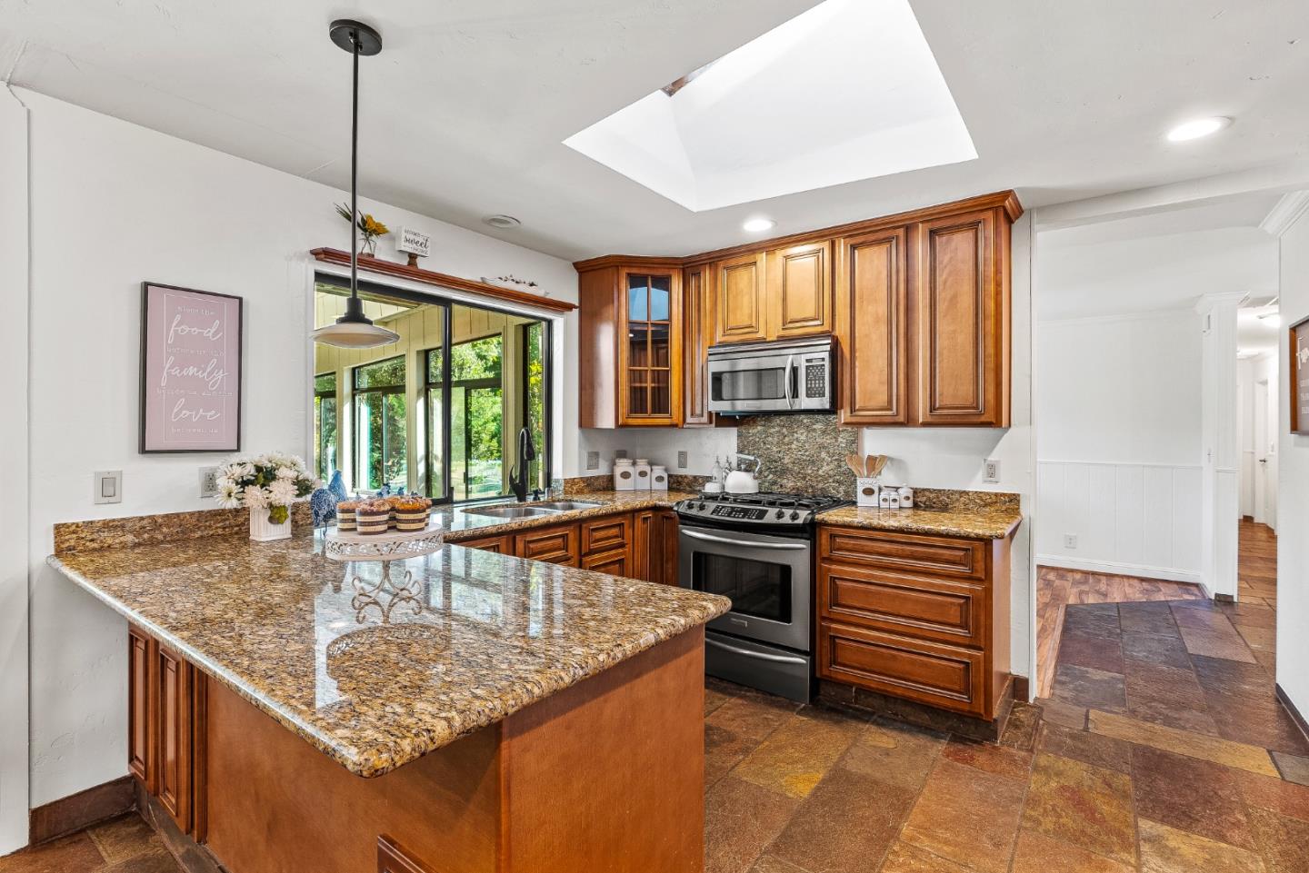 Detail Gallery Image 11 of 79 For 19535 Almaden Rd, San Jose,  CA 95120 - 4 Beds | 2/1 Baths