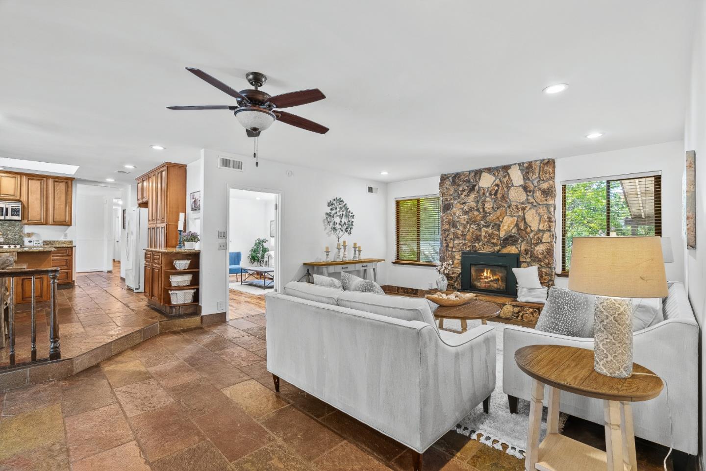 Detail Gallery Image 16 of 79 For 19535 Almaden Rd, San Jose,  CA 95120 - 4 Beds | 2/1 Baths
