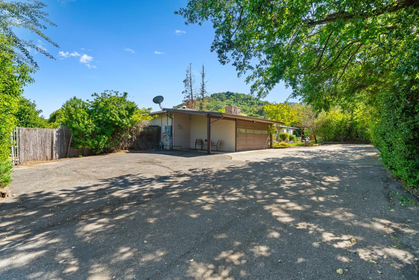 Detail Gallery Image 40 of 79 For 19535 Almaden Rd, San Jose,  CA 95120 - 4 Beds | 2/1 Baths