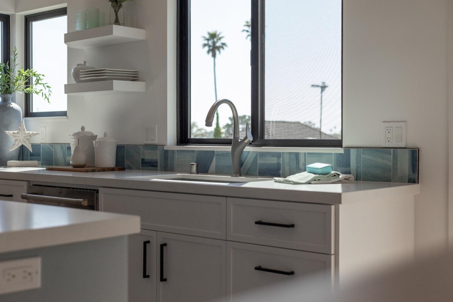Detail Gallery Image 11 of 36 For 461 6th Ave, Santa Cruz,  CA 95062 - 3 Beds | 2 Baths