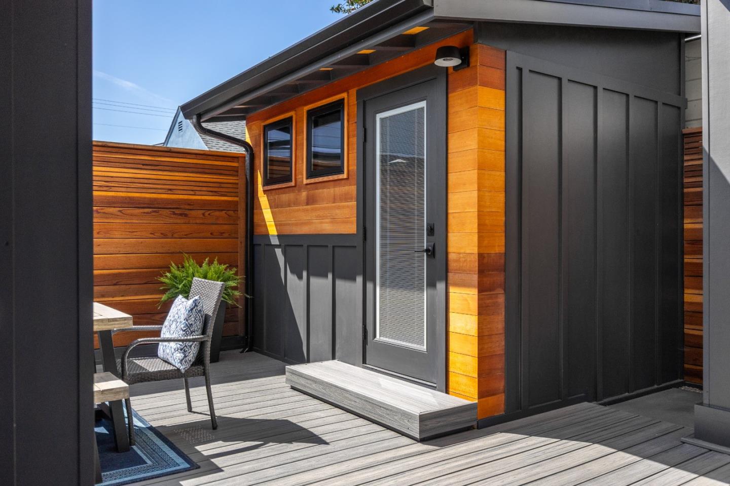 Detail Gallery Image 14 of 36 For 461 6th Ave, Santa Cruz,  CA 95062 - 3 Beds | 2 Baths