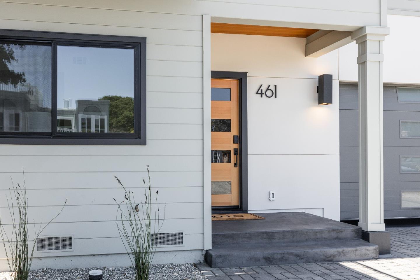 Detail Gallery Image 2 of 36 For 461 6th Ave, Santa Cruz,  CA 95062 - 3 Beds | 2 Baths
