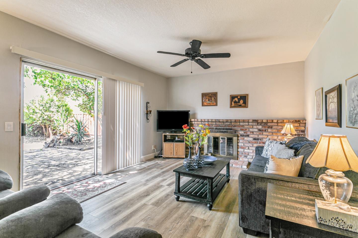 Detail Gallery Image 2 of 26 For 970 Ortega Cir, Gilroy,  CA 95020 - 4 Beds | 2 Baths