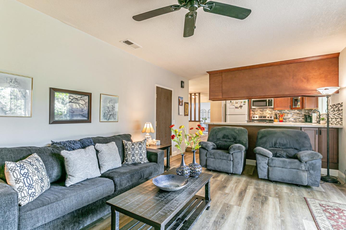 Detail Gallery Image 4 of 26 For 970 Ortega Cir, Gilroy,  CA 95020 - 4 Beds | 2 Baths