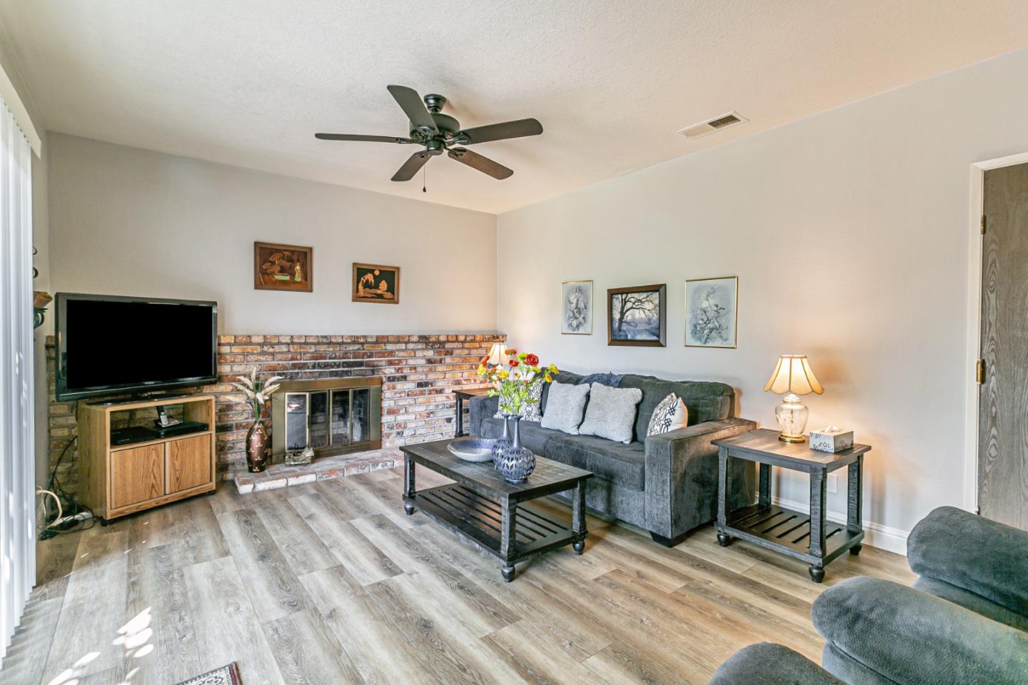 Detail Gallery Image 5 of 26 For 970 Ortega Cir, Gilroy,  CA 95020 - 4 Beds | 2 Baths