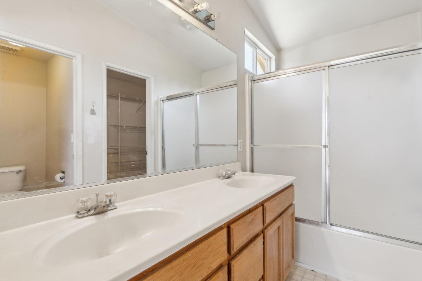 Detail Gallery Image 12 of 30 For 1780 Decarli St, Stockton,  CA 95206 - 4 Beds | 2/1 Baths