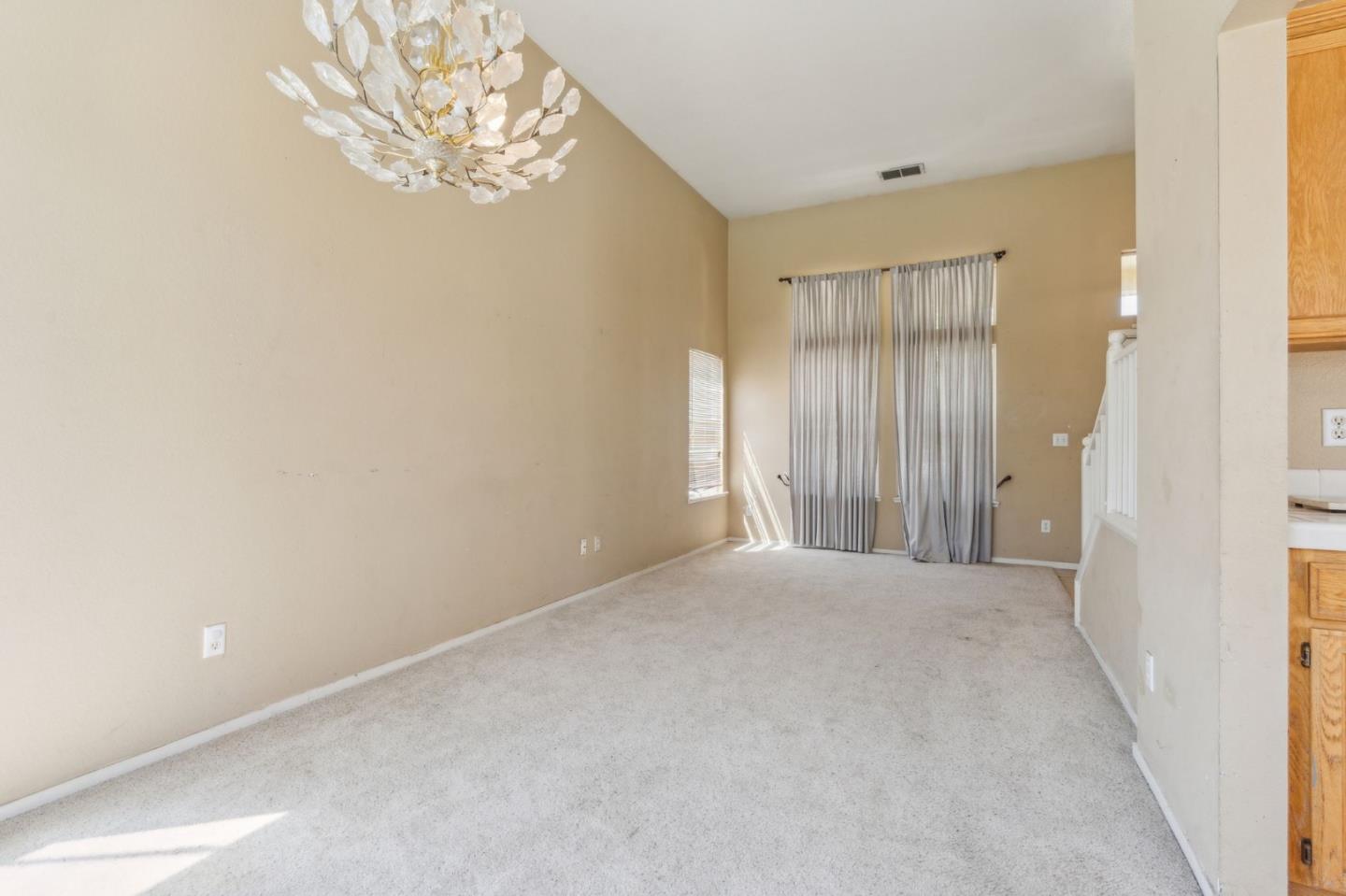 Detail Gallery Image 7 of 30 For 1780 Decarli St, Stockton,  CA 95206 - 4 Beds | 2/1 Baths