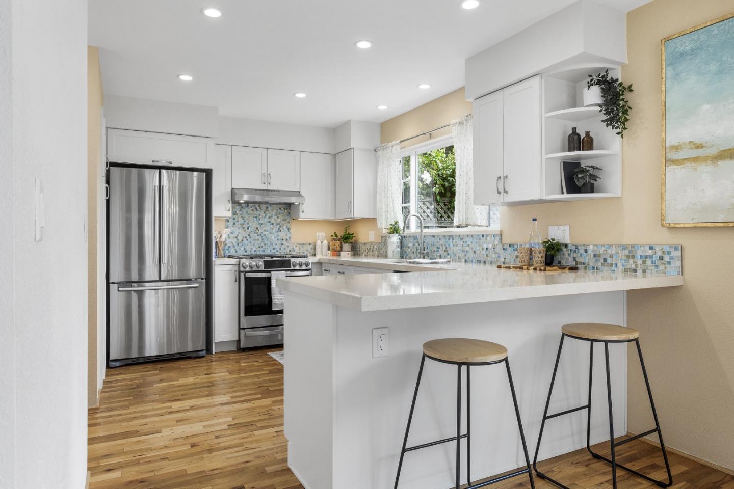 Detail Gallery Image 8 of 30 For 5334 Soquel Dr, Soquel,  CA 95073 - 2 Beds | 1/1 Baths