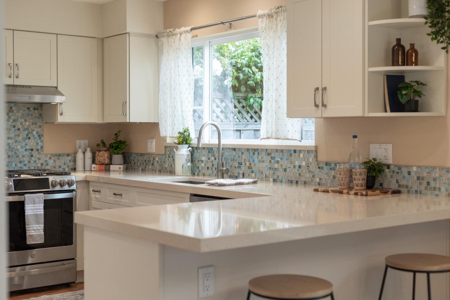 Detail Gallery Image 9 of 30 For 5334 Soquel Dr, Soquel,  CA 95073 - 2 Beds | 1/1 Baths