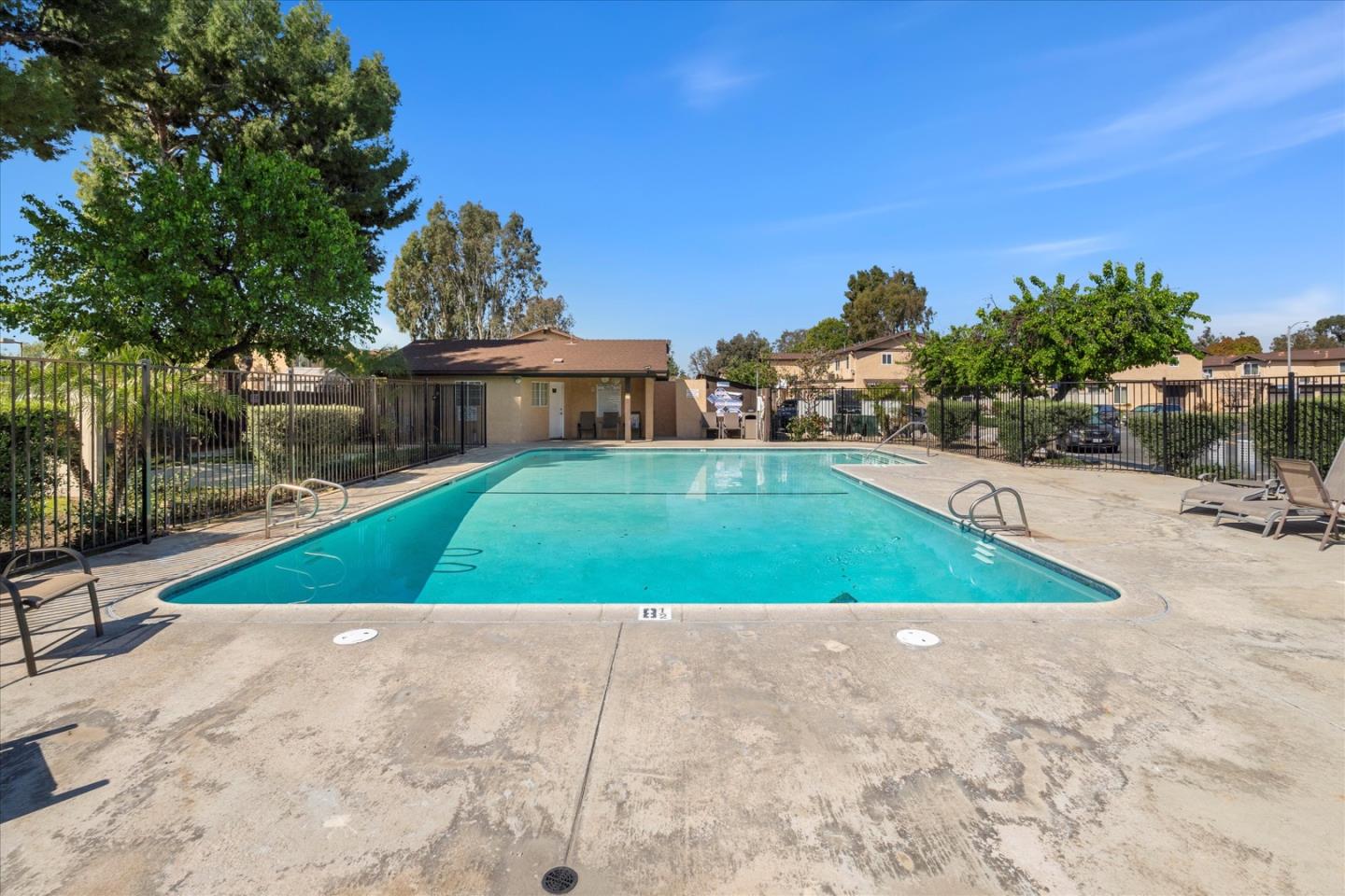 Detail Gallery Image 17 of 21 For 12246 Runnymede St #2,  North Hollywood,  CA 91605 - 2 Beds | 2 Baths