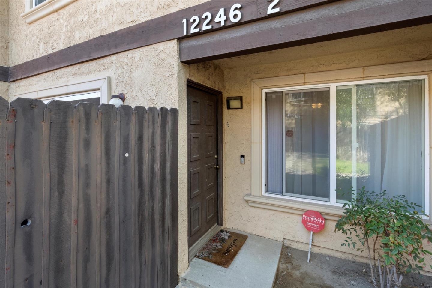 Detail Gallery Image 2 of 21 For 12246 Runnymede St #2,  North Hollywood,  CA 91605 - 2 Beds | 2 Baths