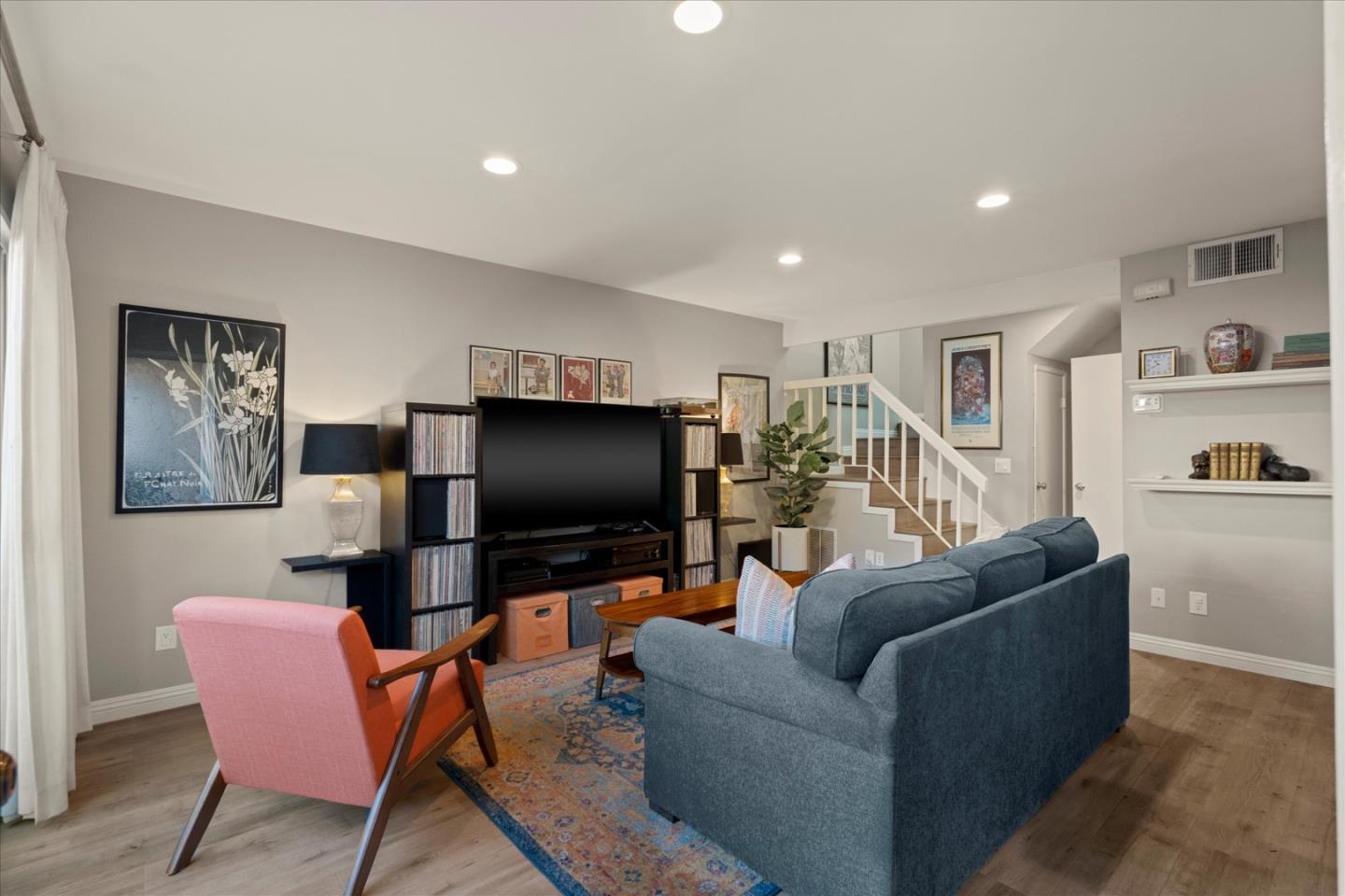 Detail Gallery Image 3 of 21 For 12246 Runnymede St #2,  North Hollywood,  CA 91605 - 2 Beds | 2 Baths