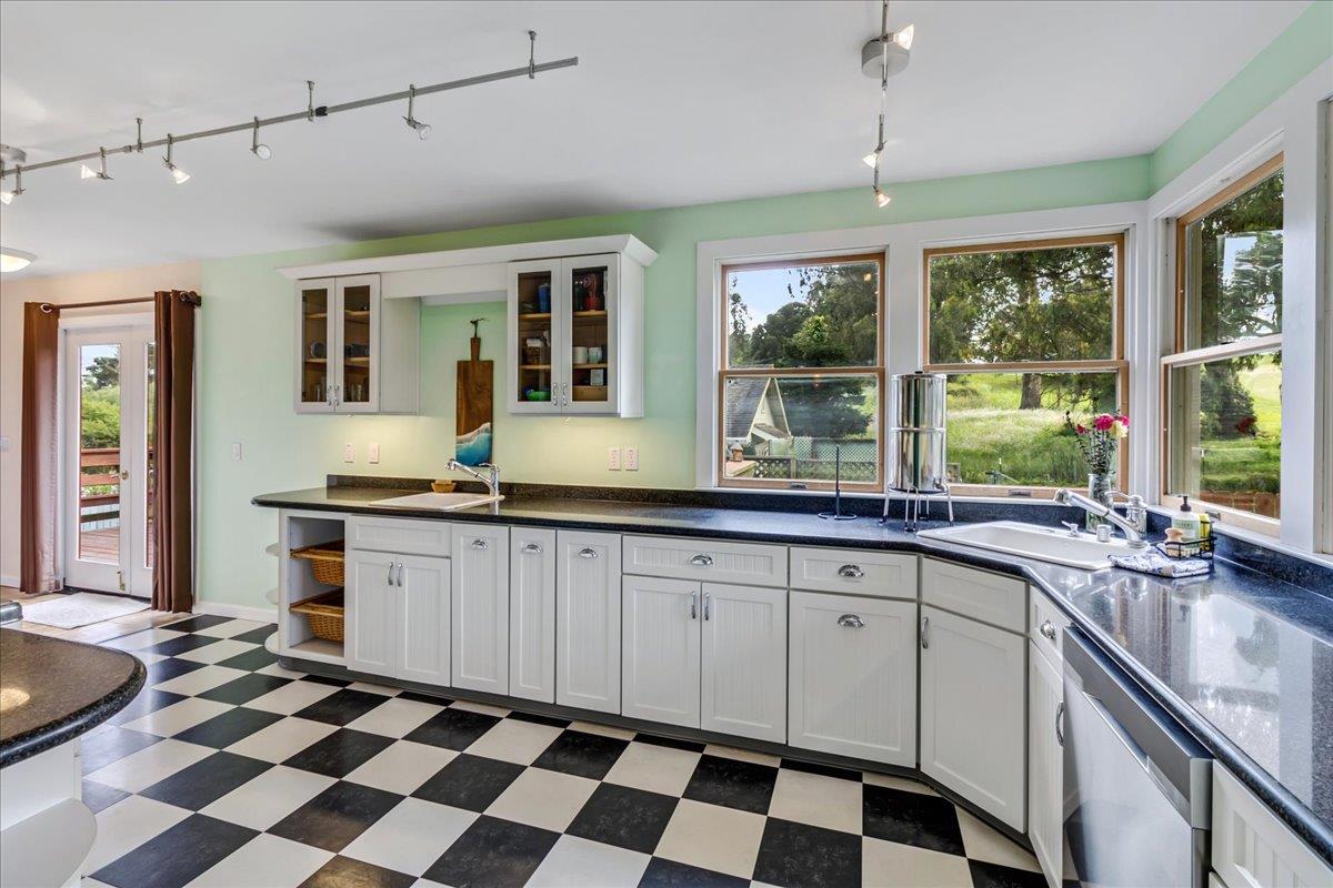 Detail Gallery Image 13 of 53 For 71 Spring Rd, Royal Oaks,  CA 95076 - 4 Beds | 3/1 Baths