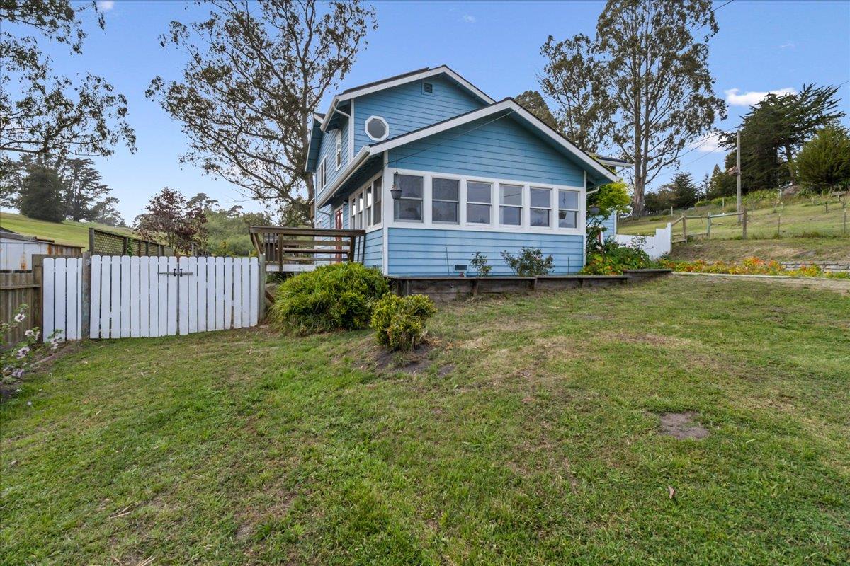 Detail Gallery Image 3 of 53 For 71 Spring Rd, Royal Oaks,  CA 95076 - 4 Beds | 3/1 Baths