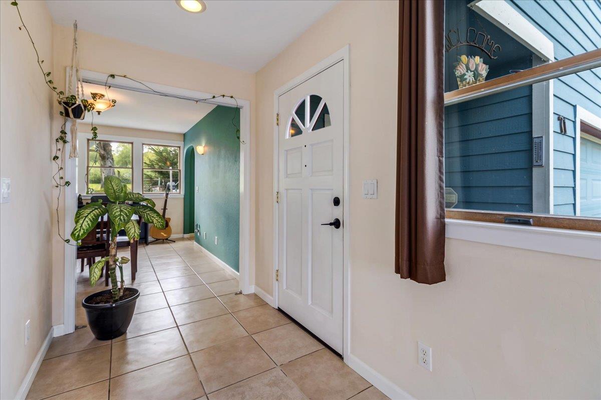 Detail Gallery Image 6 of 53 For 71 Spring Rd, Royal Oaks,  CA 95076 - 4 Beds | 3/1 Baths