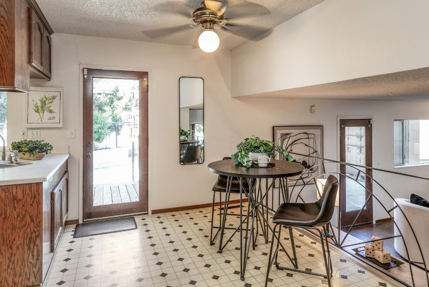 Detail Gallery Image 11 of 29 For 443 Thames Park Ct, San Jose,  CA 95136 - 4 Beds | 2/1 Baths
