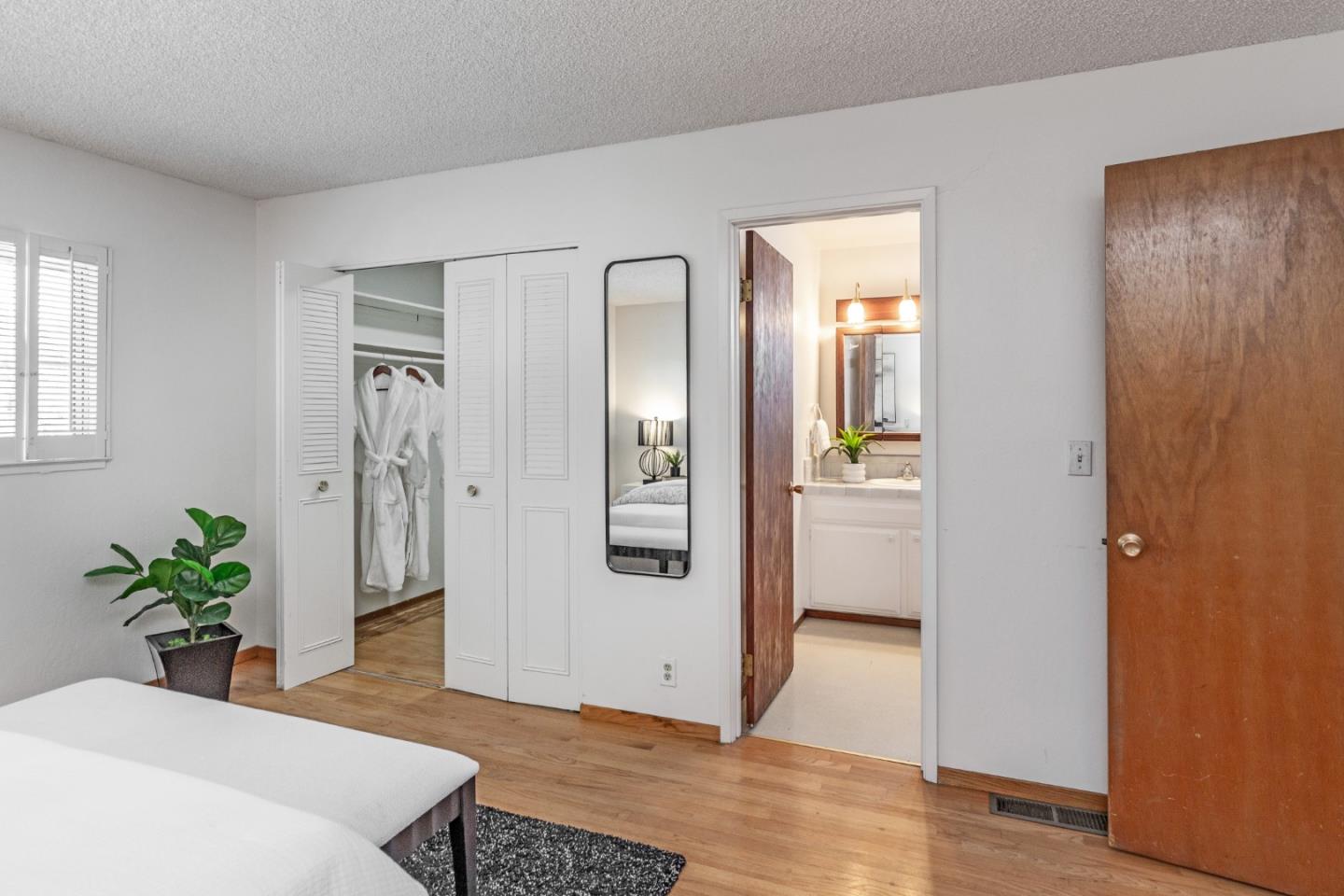 Detail Gallery Image 14 of 29 For 443 Thames Park Ct, San Jose,  CA 95136 - 4 Beds | 2/1 Baths