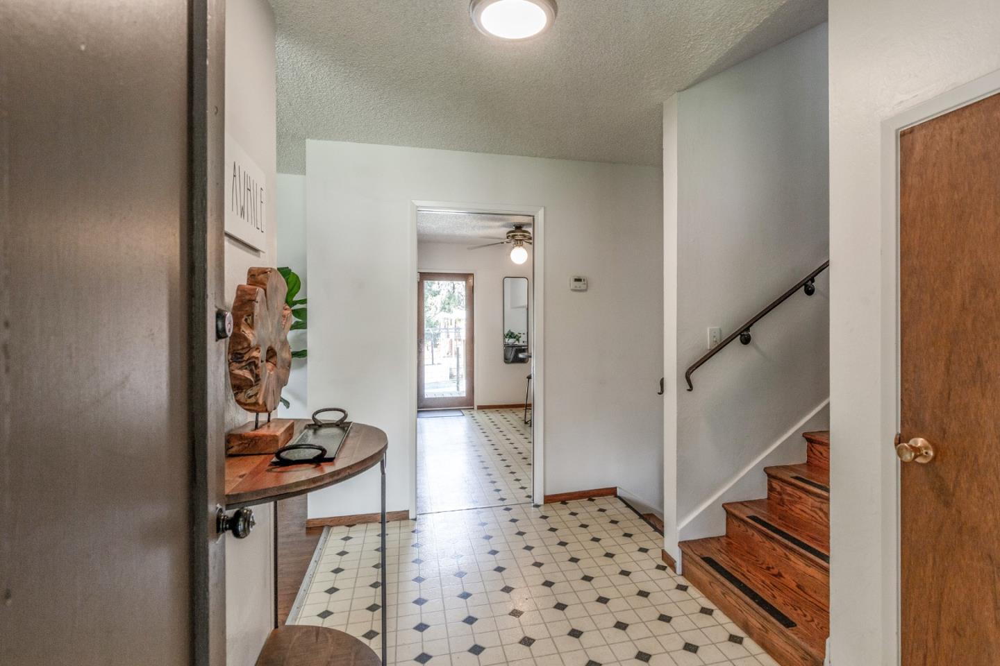 Detail Gallery Image 2 of 29 For 443 Thames Park Ct, San Jose,  CA 95136 - 4 Beds | 2/1 Baths