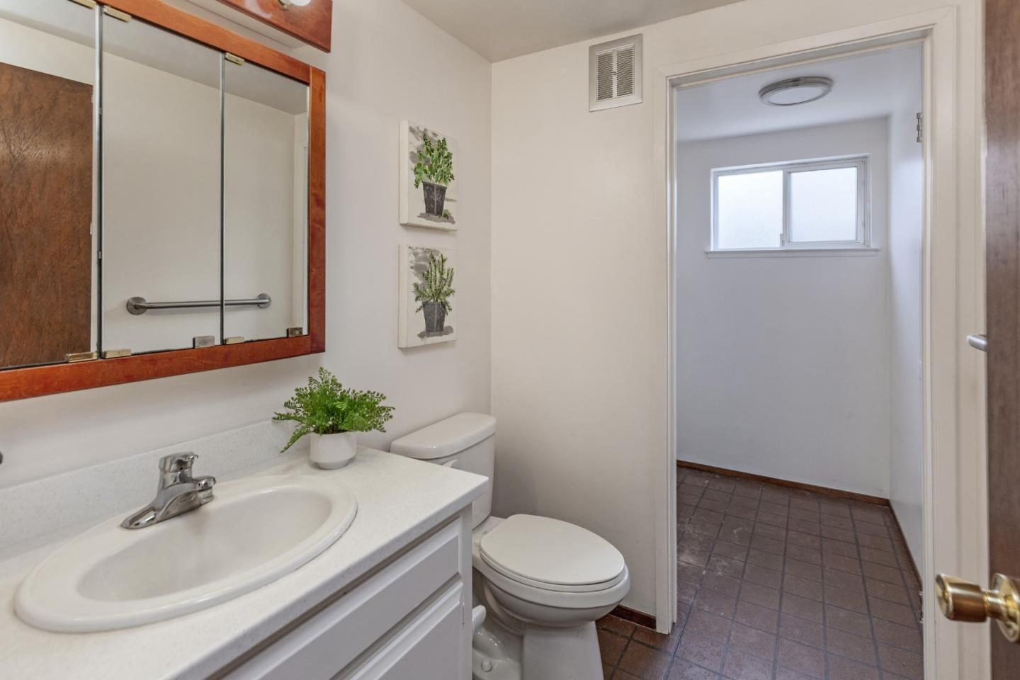 Detail Gallery Image 22 of 29 For 443 Thames Park Ct, San Jose,  CA 95136 - 4 Beds | 2/1 Baths